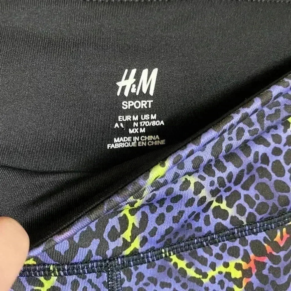 H&M Multicolor Print Leggings Size Medium - Picture 2 of 13